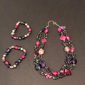 Necklace and bracelet set